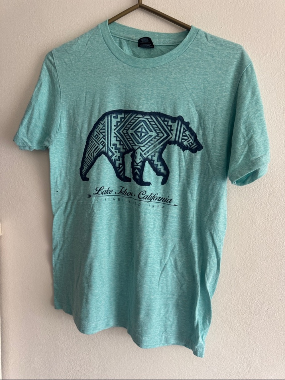 Men's Aqua Graphic Bear T-Shirt Small Size Lake Tahoe California